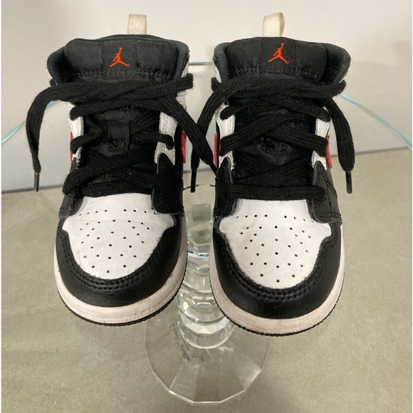 Jordan 1s - Picture 2 of 4